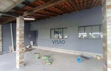 Imagem: A casa possui 3 Dormitórios, 2 Banheiros, 3 Vagas na garagem