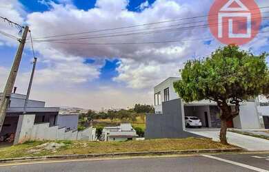 Imagem: O terreno possui 324m² de Área e está localizado em Bragança