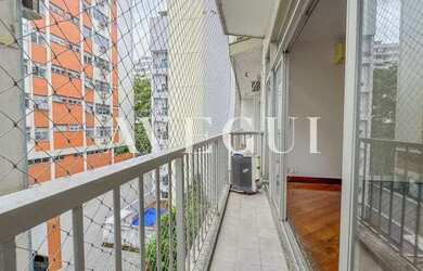 Imagem: O apartamento possui 3 Dormitórios, 4 Banheiros, 2 Vagas na