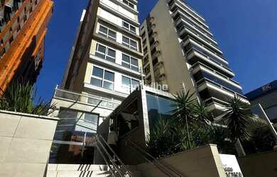 Imagem: O apartamento possui 3 Dormitórios, 4 Banheiros, 2 Vagas na