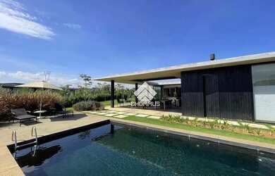 Imagem: A casa em condomínio possui 5 Dormitórios, 5 Banheiros, 4