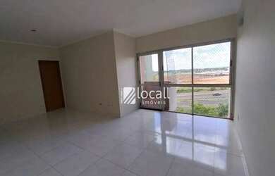 Imagem: O apartamento possui 3 Dormitórios, 1 Banheiro, 2 Vagas na