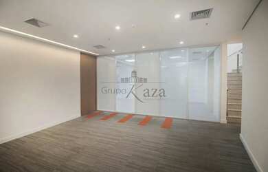 Imagem: O depósito possui 5 Vagas na garagem e 410m² de Área e está