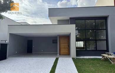 Imagem: A casa em condomínio possui 3 Dormitórios, 1 Banheiro, 4 Vagas