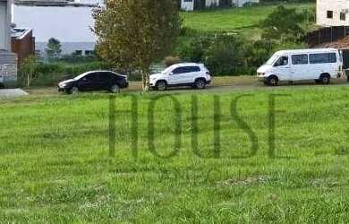 Imagem: O terreno possui 1.627m² de Área e está localizado em Porto