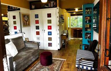 Imagem: O apartamento possui 1 Dormitório, 2 Banheiros, 1 Vaga na garagem