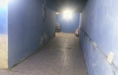 Imagem: A casa em condomínio possui 2 Dormitórios, 1 Banheiro, 3 Vagas