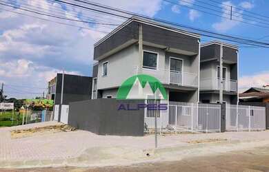 Imagem: A casa possui 2 Dormitórios, 1 Banheiro, 2 Vagas na garagem