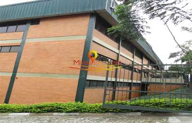 Imagem: O depósito para alugar possui 5 Vagas na garagem e 2686m²