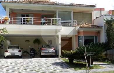 Imagem: A casa em condomínio possui 3 Dormitórios, 4 Banheiros, 4