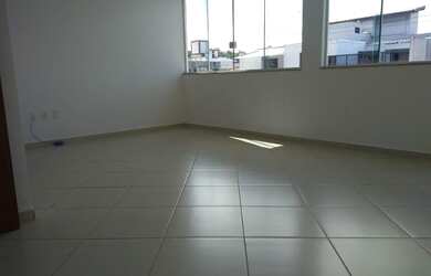 Imagem: A casa possui 3 Dormitórios, 4 Banheiros, 1 Vaga na garagem