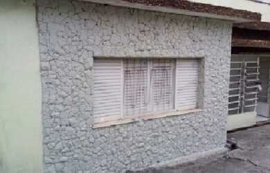 Imagem: A casa possui 3 Dormitórios, 3 Banheiros, 2 Vagas na garagem