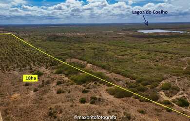 Imagem: O terreno possui 180000m² de Área e Piscina e está localizado