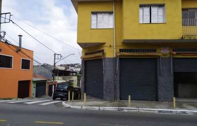 Imagem: A casa possui 4 Dormitórios, 3 Banheiros, 4 Vagas na garagem