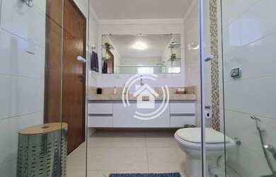 Imagem: A casa em condomínio possui 4 Dormitórios, 2 Banheiros, 4