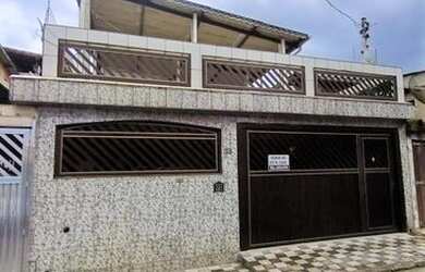 Imagem: A casa possui 3 Dormitórios, 2 Banheiros, 2 Vagas na garagem