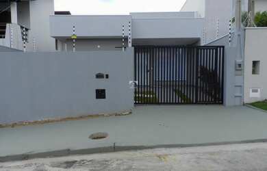 Imagem: A casa possui 3 Dormitórios, 2 Banheiros, 170m² de Área e