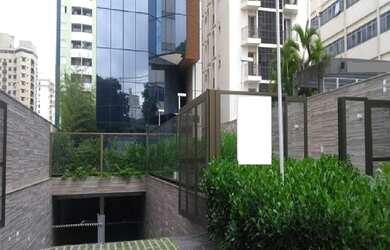 Imagem: O depósito possui 5 Vagas na garagem, 2.075m² de Área e