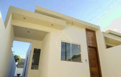 Imagem: A casa possui 3 Dormitórios, 2 Banheiros, 1 Vaga na garagem