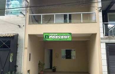 Imagem: A casa possui 3 Dormitórios, 3 Banheiros, 3 Vagas na garagem