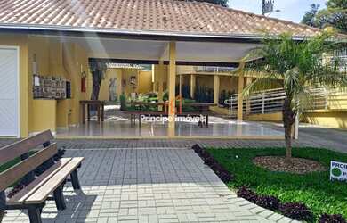 Imagem: O apartamento possui 3 Dormitórios, 1 Banheiro, 1 Vaga na garagem