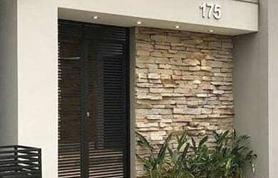 Imagem: A casa possui 4 Dormitórios, 3 Banheiros, Imóvel mobiliado