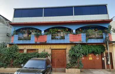 Imagem: O depósito possui 2 Vagas na garagem e 750m² de Área e está