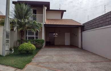 Imagem: A casa em condomínio possui 3 Dormitórios, 3 Banheiros, 2