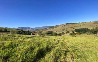 Imagem: O terreno possui 1.000m² de Área e está localizado em São