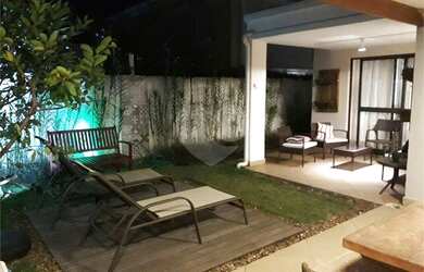 Imagem 2: Muito Charmosa. Churrasqueira, 160m² de Área, 4 Vagas na garageme3 Dormitórios