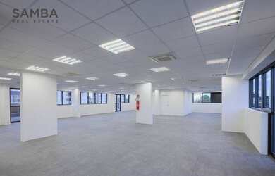 Imagem: O depósito possui 5 Vagas na garagem e 660m² de Área e está