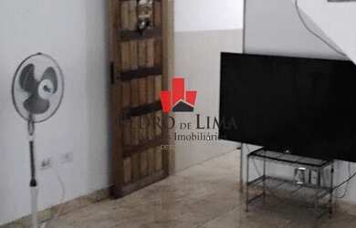 Imagem: A casa possui 4 Dormitórios, 3 Banheiros, 2 Vagas na garagem