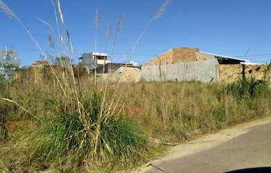 Imagem: O terreno possui 120m² de Área e está localizado em Nações