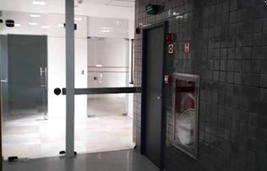 Imagem: O depósito possui 5 Vagas na garagem, 254m² de Área e está