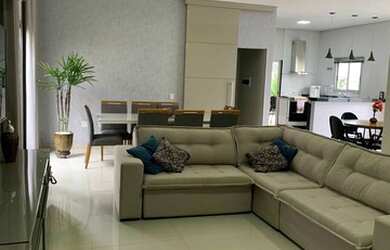 Imagem: A casa em condomínio possui 3 Dormitórios, 4 Banheiros, 2