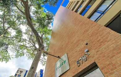 Imagem: O apartamento possui 2 Dormitórios, 1 Banheiro, 2 Vagas na