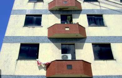 Imagem: O apartamento possui 1 Dormitório, 1 Banheiro, 1 Vaga na garagem