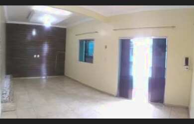 Imagem: A casa possui 3 Dormitórios, 2 Banheiros, 1 Vaga na garagem