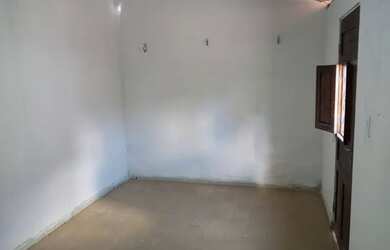 Imagem: A casa possui 2 Dormitórios, 1 Banheiro e 1 Vaga na garagem