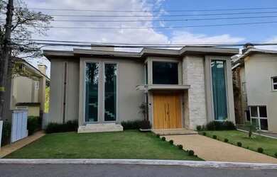 Imagem: A casa em condomínio possui 5 Dormitórios, 5 Banheiros, 5