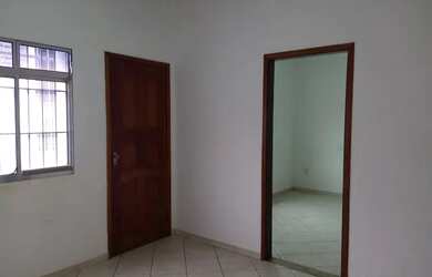 Imagem: A casa possui 2 Dormitórios, 2 Banheiros, 70m² de Área e