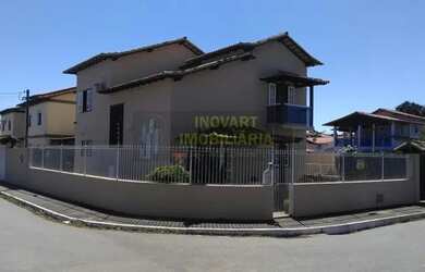 Imagem: A casa possui 4 Dormitórios, 1 Banheiro, 1 Vaga na garagem