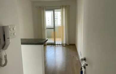 Imagem: O apartamento possui 1 Dormitório, 1 Banheiro, 1 Vaga na garagem