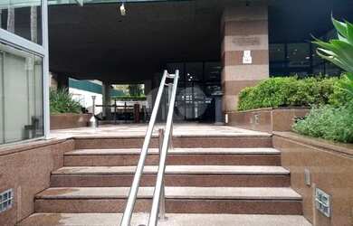 Imagem: A casa possui 1 Dormitório, 1 Banheiro, 5 Vagas na garagem