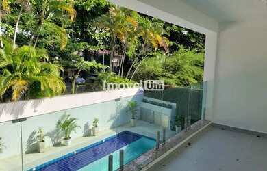 Imagem: A casa em condomínio possui 5 Dormitórios, 5 Banheiros, 5