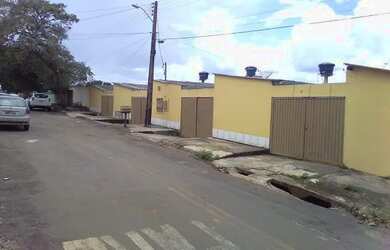 Imagem: A casa possui 2 Dormitórios, 1 Banheiro, 1 Vaga na garagem