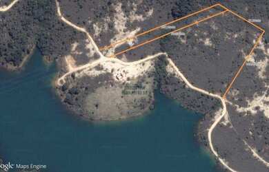 Imagem: O terreno possui 38.500m² de Área e está localizado em São