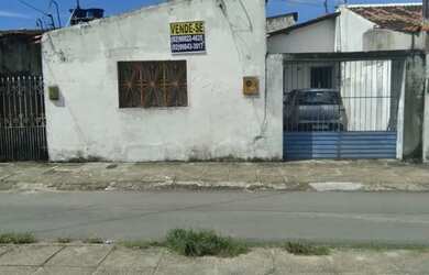 Imagem: A casa possui 2 Dormitórios, 1 Banheiro, 1 Vaga na garagem