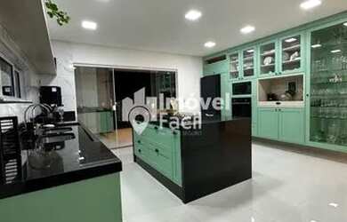 Imagem: A casa em condomínio possui 2 Dormitórios, 1 Banheiro, 4 Vagas