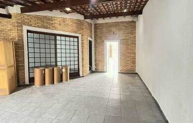 Imagem: O depósito possui 4 Vagas na garagem, 202m² de Área e está